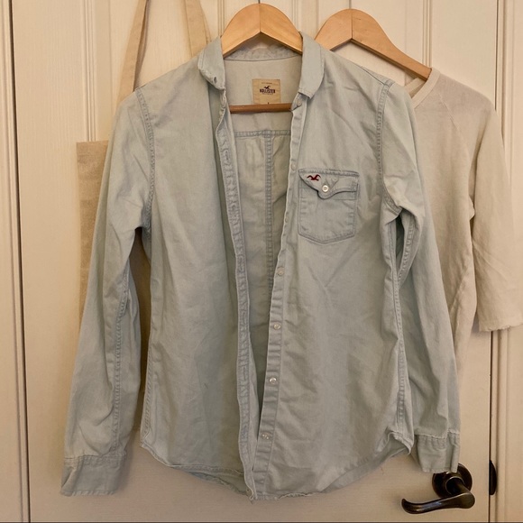 Hollister Light Wash Button Down - Picture 2 of 4